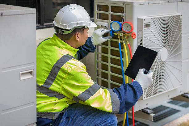 Professional Hvac technician working in Weston, OH